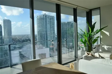 68 SE 6th Street Miami FL 33131