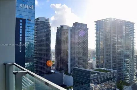 68 SE 6th Street Miami FL 33131
