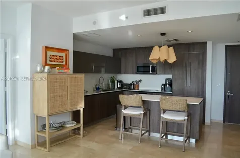 68 SE 6th Street Miami FL 33131