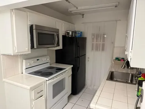 2420 Diana Drive Hallandale Beach FL 33009