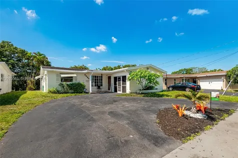 8690 NW 24th Place Sunrise FL 33322