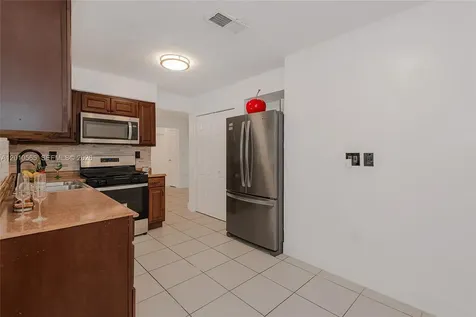 8690 NW 24th Place Sunrise FL 33322