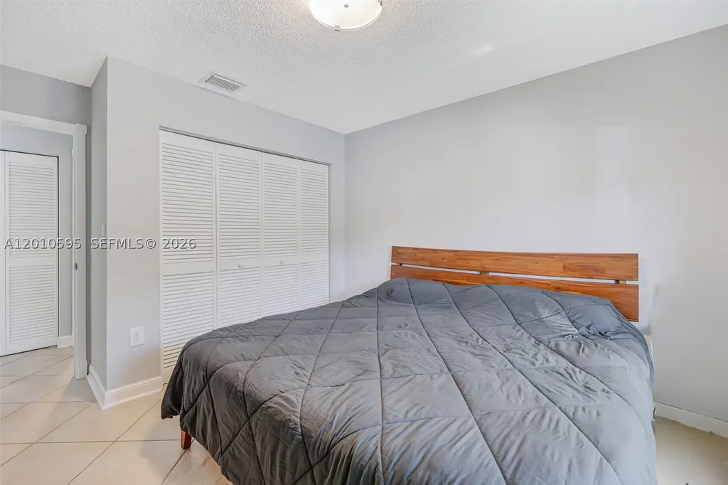 1065 Weeping Willow Way Hollywood FL 33019