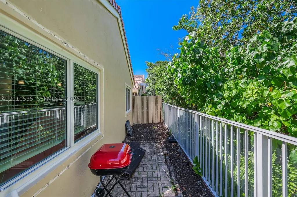 1065 Weeping Willow Way Hollywood FL 33019