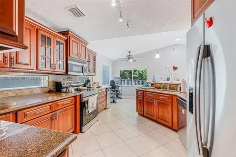 1065 Weeping Willow Way Hollywood FL 33019