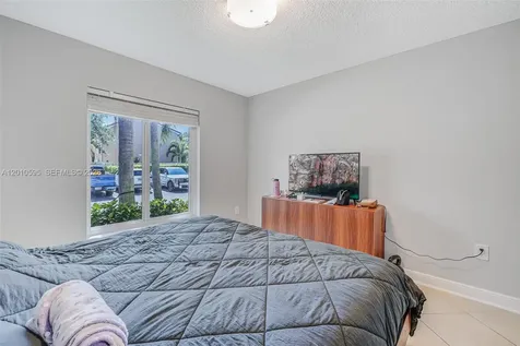 1065 Weeping Willow Way Hollywood FL 33019