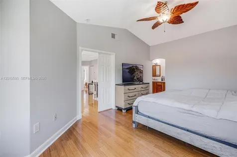 1065 Weeping Willow Way Hollywood FL 33019