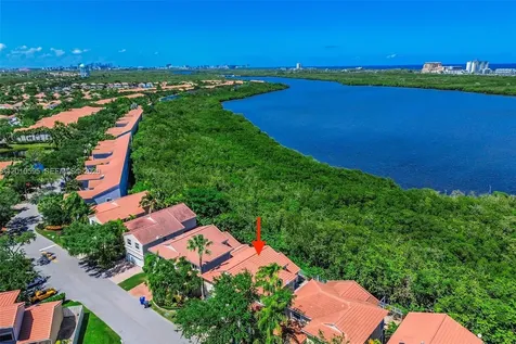 1065 Weeping Willow Way Hollywood FL 33019