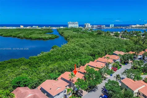 1065 Weeping Willow Way Hollywood FL 33019