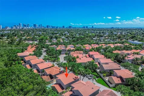 1065 Weeping Willow Way Hollywood FL 33019