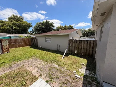 3011 N 74th Avenue Hollywood FL 33024