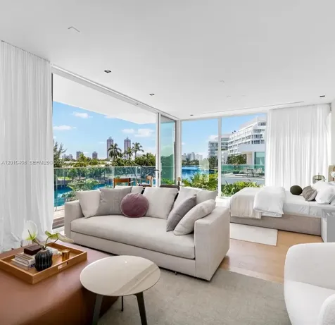1081 W 48th Street Miami Beach FL 33140