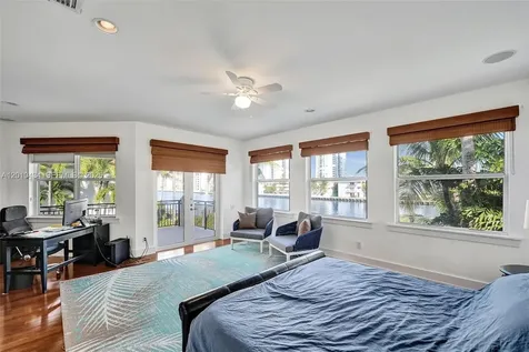 1575 Windjammer Way Hollywood FL 33019
