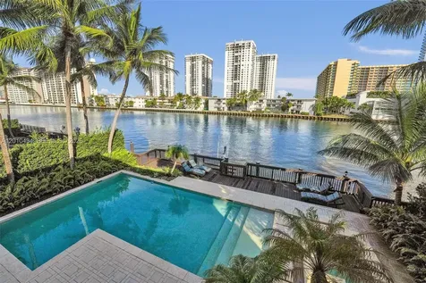 1575 Windjammer Way Hollywood FL 33019