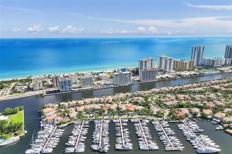 1575 Windjammer Way Hollywood FL 33019