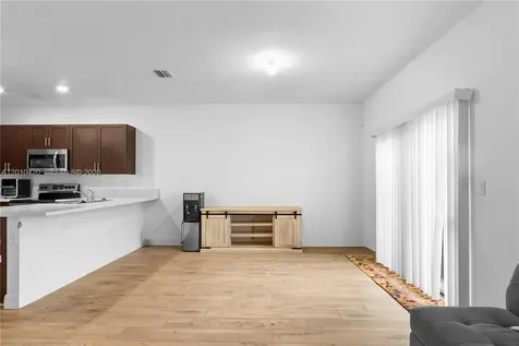 1434 SW 54th Avenue North Lauderdale FL 33068