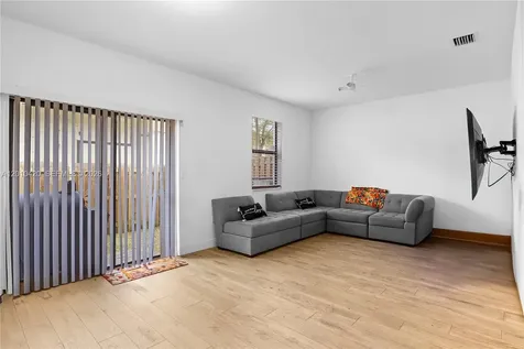 1434 SW 54th Avenue North Lauderdale FL 33068