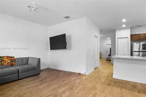 1434 SW 54th Avenue North Lauderdale FL 33068