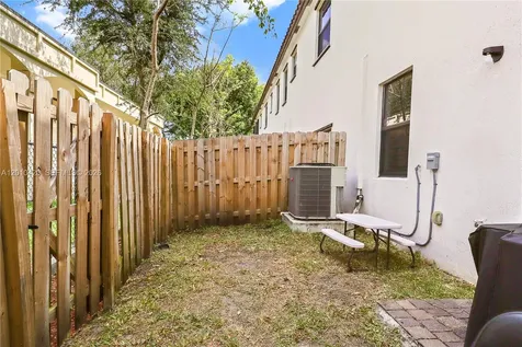 1434 SW 54th Avenue North Lauderdale FL 33068