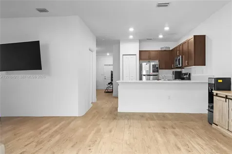 1434 SW 54th Avenue North Lauderdale FL 33068