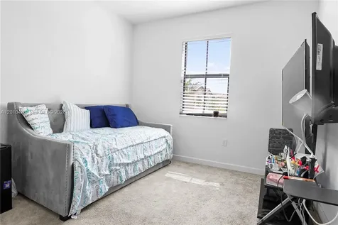 1434 SW 54th Avenue North Lauderdale FL 33068