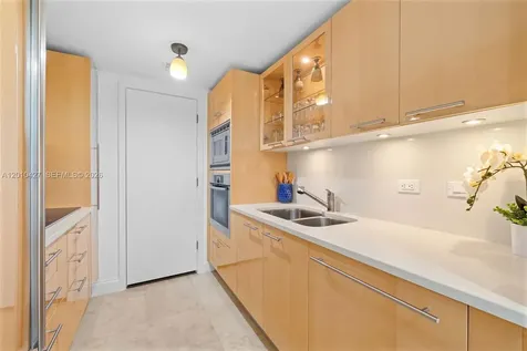 6801 Collins Miami Beach FL 33141