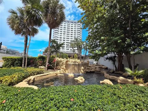 999 Brickell Bay Drive Miami FL 33131