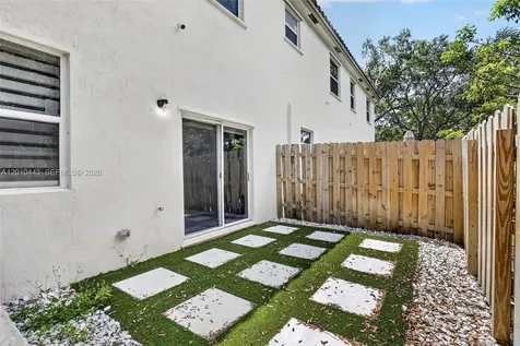 2691 NW 55th Way Lauderhill FL 33313