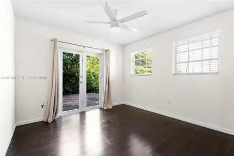 5520 San Vicente Street Coral Gables FL 33146