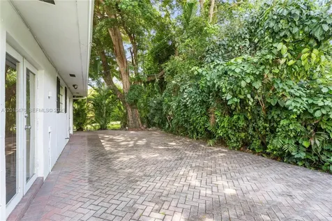 5520 San Vicente Street Coral Gables FL 33146
