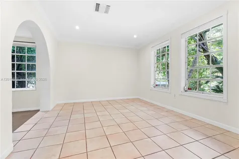 5520 San Vicente Street Coral Gables FL 33146