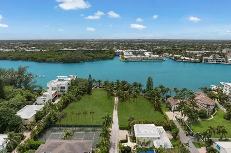 910 NE 24th Street Boca Raton FL 33431