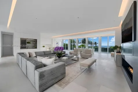 7815 Atlantic Way Miami Beach FL 33141