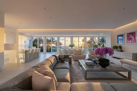 7815 Atlantic Way Miami Beach FL 33141