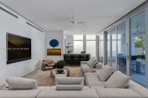 7815 Atlantic Way Miami Beach FL 33141