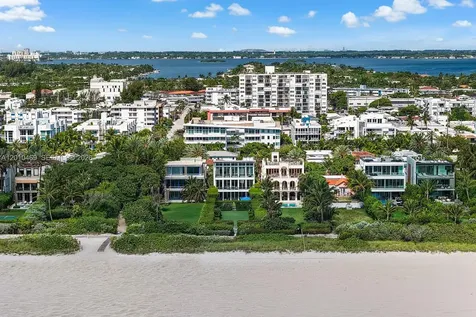 7815 Atlantic Way Miami Beach FL 33141