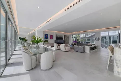 7815 Atlantic Way Miami Beach FL 33141