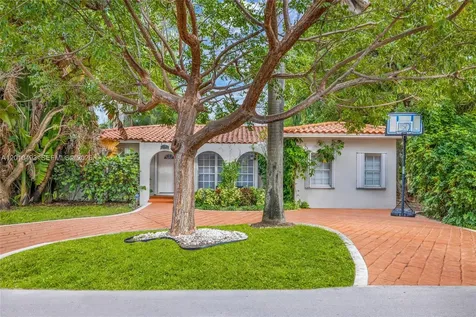 7711 Coquina Drive North Bay Village FL 33141