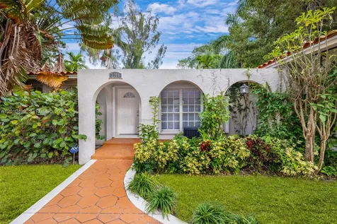 7711 Coquina Drive North Bay Village FL 33141