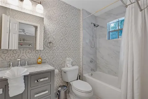 7711 Coquina Drive North Bay Village FL 33141