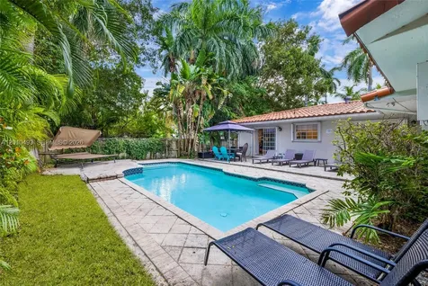 7711 Coquina Drive North Bay Village FL 33141
