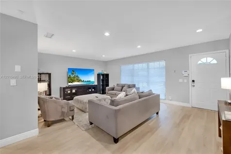 7711 Coquina Drive North Bay Village FL 33141