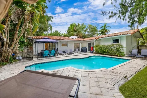 7711 Coquina Drive North Bay Village FL 33141