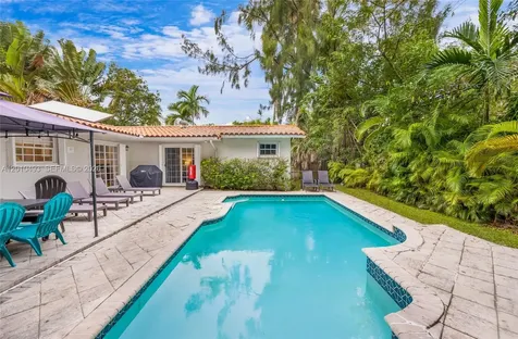 7711 Coquina Drive North Bay Village FL 33141
