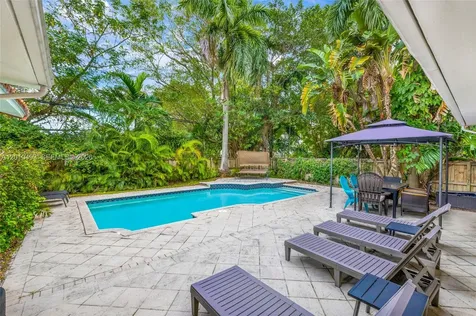 7711 Coquina Drive North Bay Village FL 33141