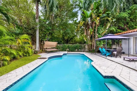 7711 Coquina Drive North Bay Village FL 33141