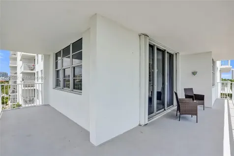 2851 NE 183rd Street Aventura FL 33160