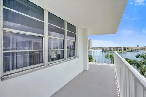2851 NE 183rd Street Aventura FL 33160