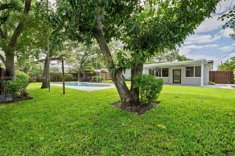 5421 Buchanan Street Hollywood FL 33021