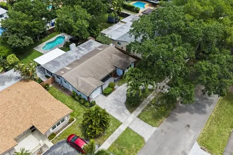 5421 Buchanan Street Hollywood FL 33021